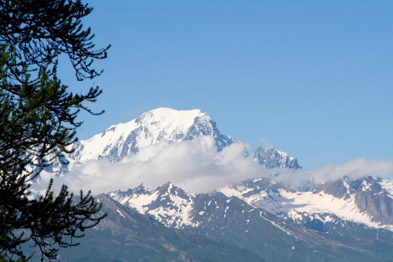Découvrez nos séjours sportifs à Saint-Jean-d'Avres en Savoie.