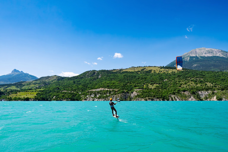 Kitesurf au lac de Serre-Ponçon