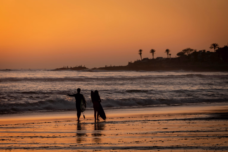Plage de Taghazout parfait pour pratiquer le surf © Plage de Taghazout parfait pour pratiquer le surf
