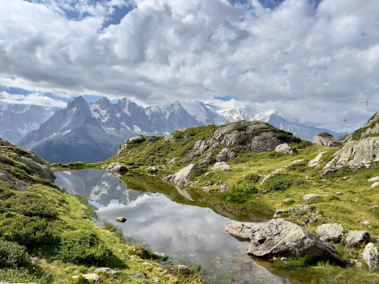 Image de paysage de montagne dans les Alpes Française © Image de paysage de montagne dans les Alpes Française