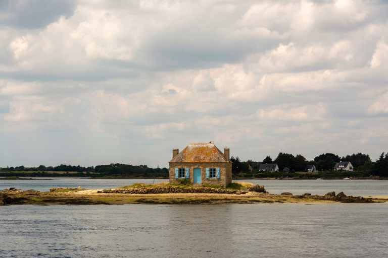 Nos séjours et stages de voile dans les îles Bretonnes avec Decathlon Travel