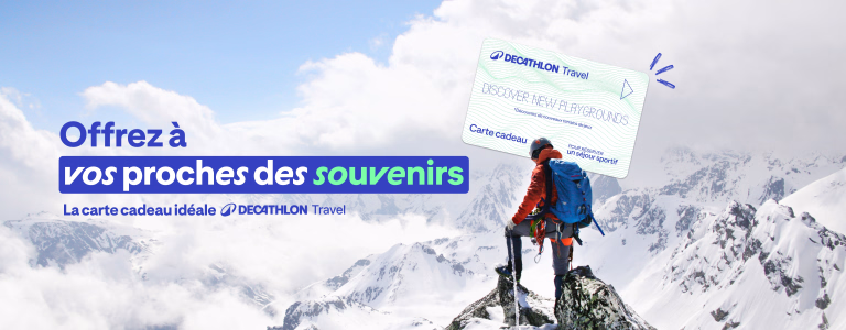 randonneurs en montagne et visuel de la carte cadeau