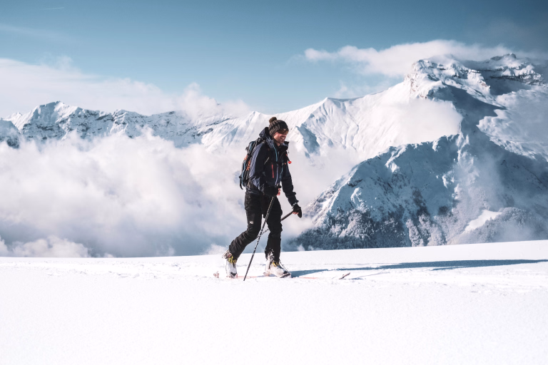Partir dans les Alpes faire sur ski de randonnée