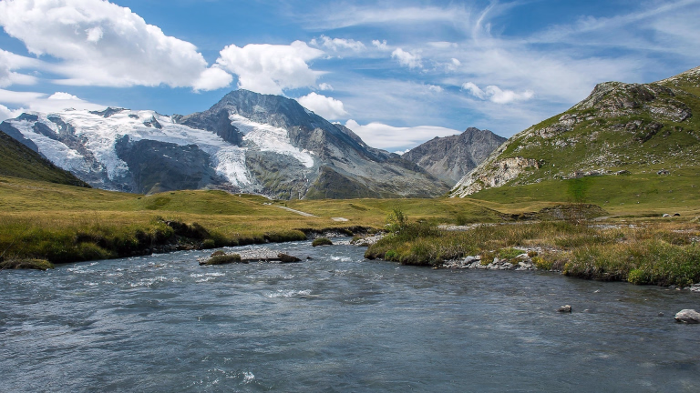 Discover our sports holidays in Villarembert in Savoie.