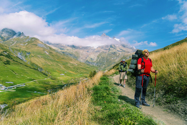 Randonneurs sur le Tour du Mont-Blanc en 7 jours