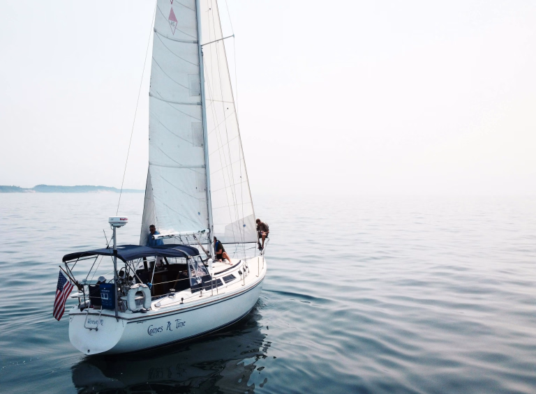 Séjours et stages de voile dans les Pyrénées-Orientales avec Decathlon Travel