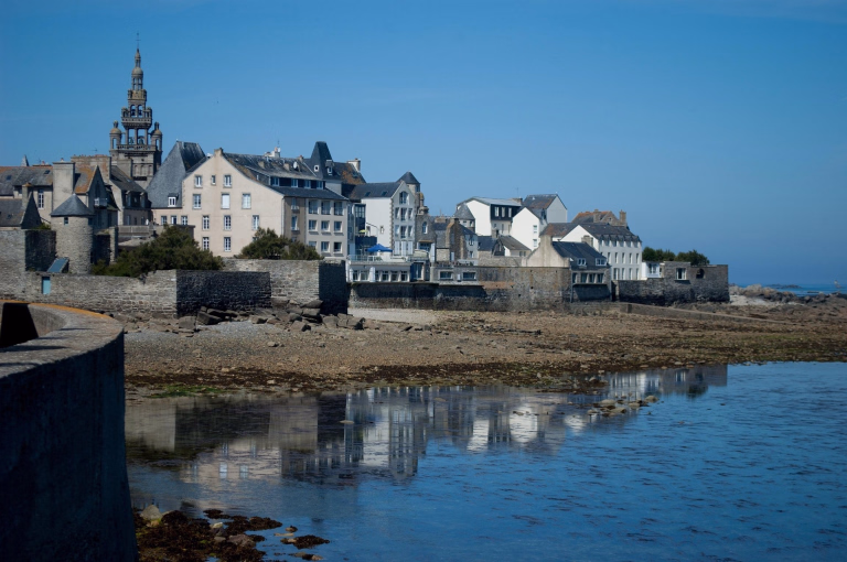 Discover our sports holidays in Roscoff.