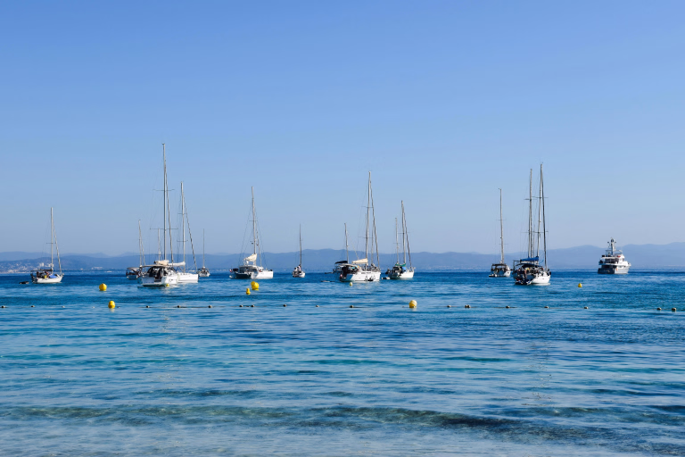 Nos séjours et stages de voile en Méditérranée