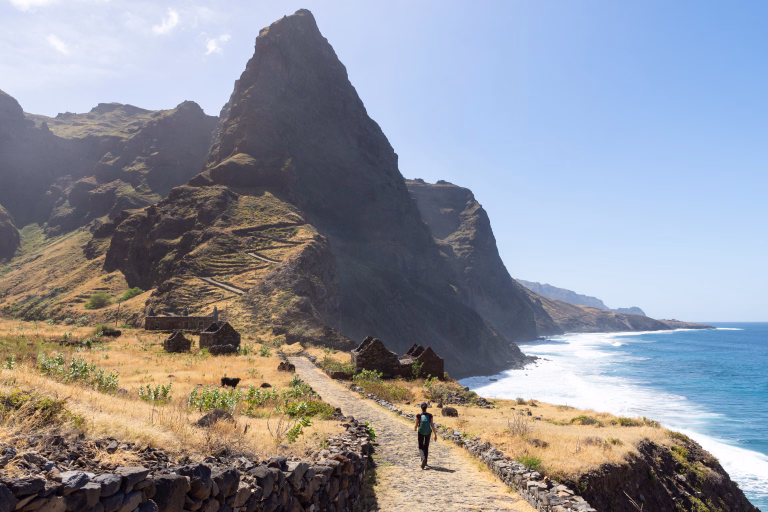 Où vivre la randonnée au Cap-Vert : paysages sauvages et sentiers d'exception