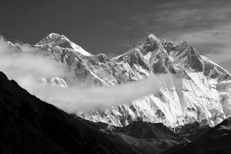 Découvrez nos voyages sportifs à Lhotse pour vos prochaines vacances