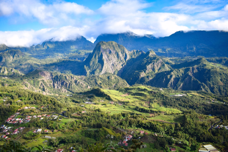 Se loger sur le GR©R2 à la Réunion : gîtes, refuges et organisation pour une randonnée inoubliable